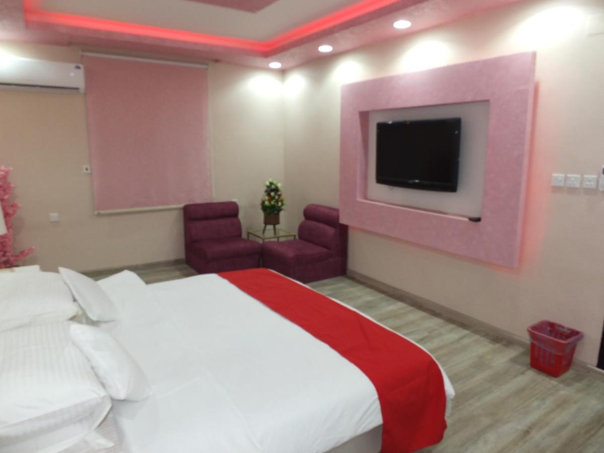 فندق ادوماتو Adomato Hotel Dawmat al-Jandal Exterior foto
